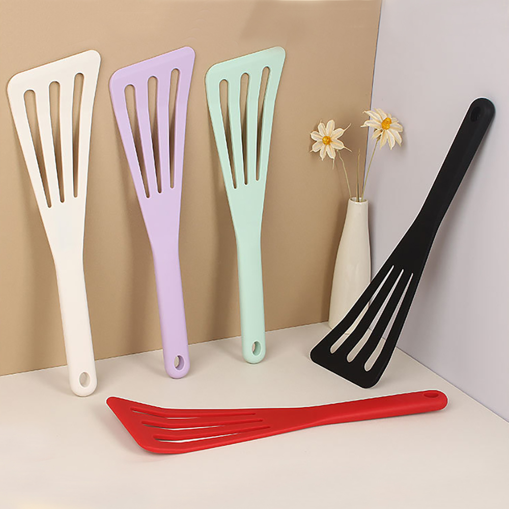 Okonomiyaki Spatula - 1PC シリコーン傾斜排水シャベル魚を揚げるための家庭用ノンスティックポットシャベル高温耐性キッチン用品